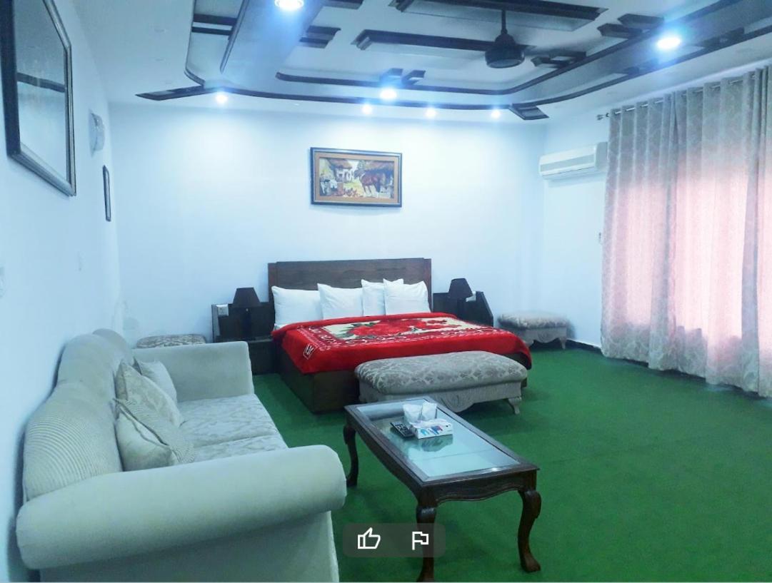 Mulberry Guest House F-10 Исламабад Экстерьер фото